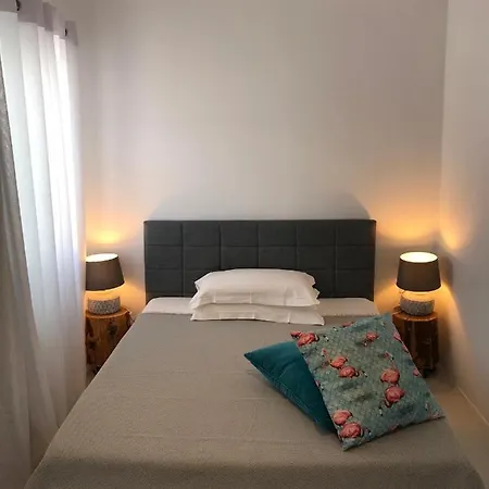 The House In Town Apartment *