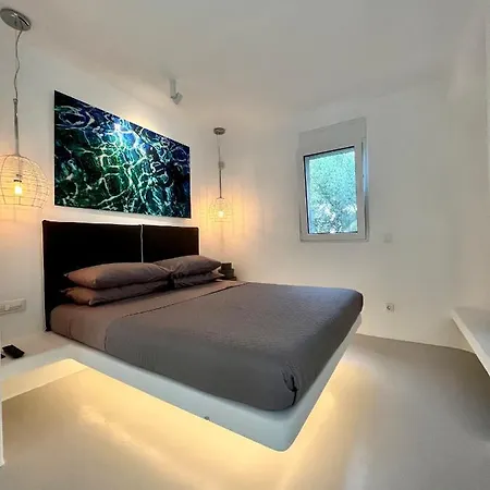 The House In Town Apartment *