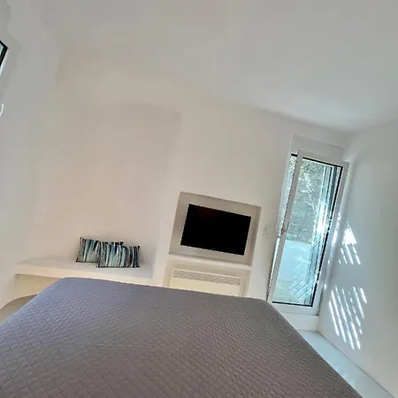 The House In Town Apartment