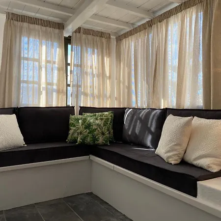 The House In Town Apartment