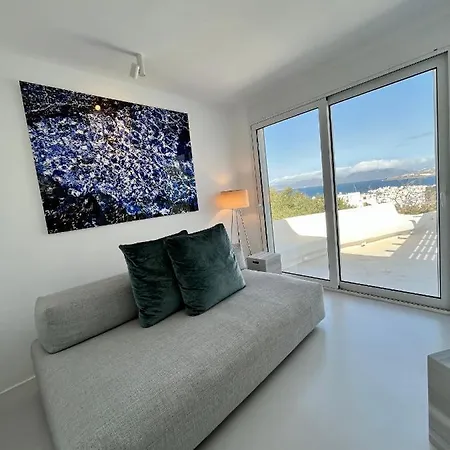 The House In Town Apartment *